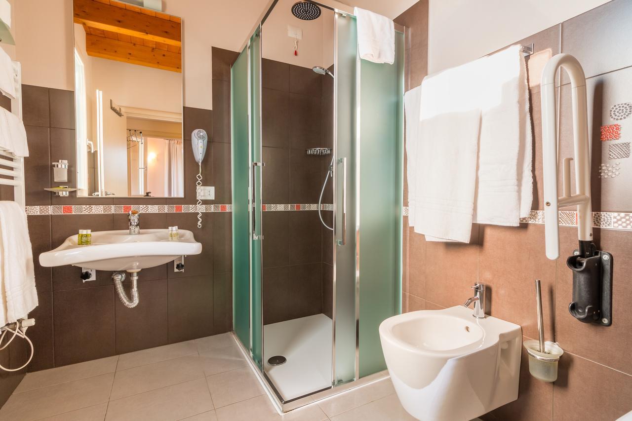 דסנזאנו דל גארדה Agriturismo Corte Aurea מראה חיצוני תמונה