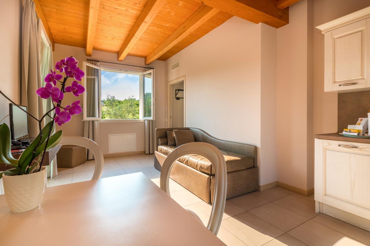 דסנזאנו דל גארדה Agriturismo Corte Aurea מראה חיצוני תמונה