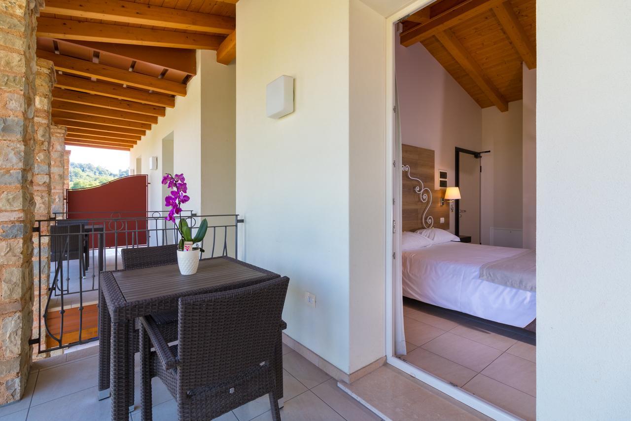 דסנזאנו דל גארדה Agriturismo Corte Aurea מראה חיצוני תמונה