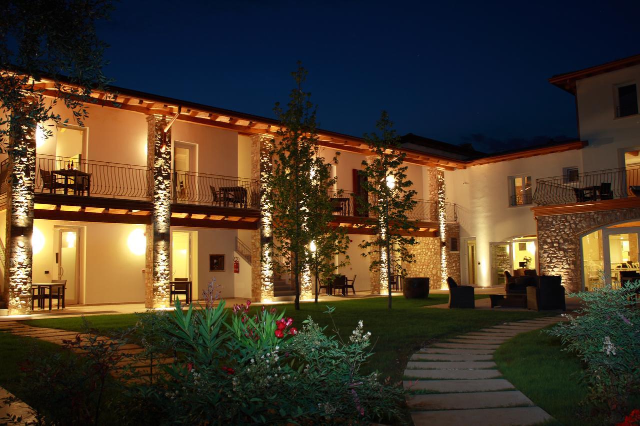 דסנזאנו דל גארדה Agriturismo Corte Aurea מראה חיצוני תמונה